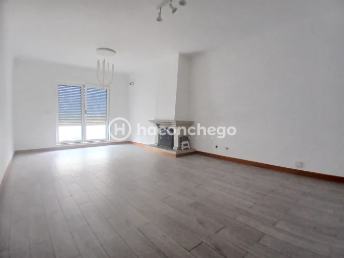 Apartamento T3 para Arrendamento em Arcozelo Foto 5