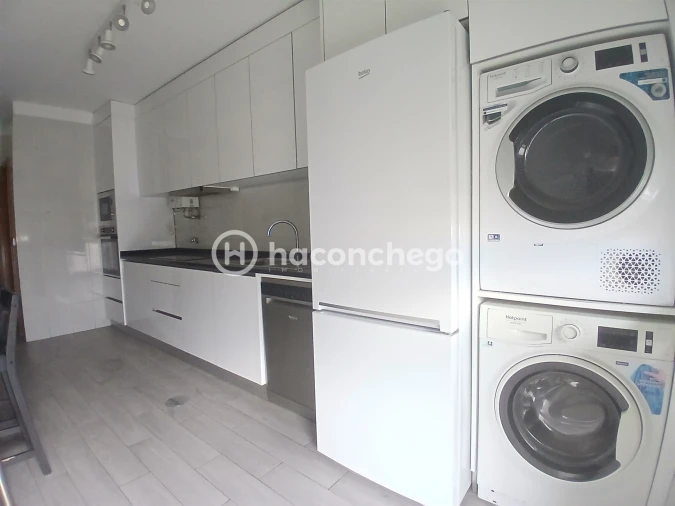 Apartamento T3 para Arrendamento em Arcozelo Foto 3