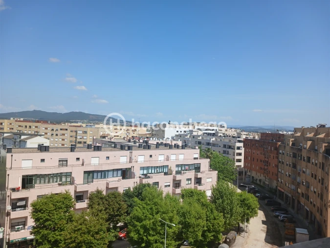 Apartamento T3 para Arrendamento em Arcozelo Foto 21
