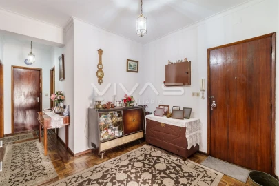 Apartamento T3 para Venda em Ferreiros e Gondizalves