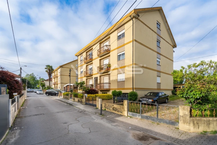 Apartamento T3 para Venda em Ferreiros e Gondizalves Foto 2