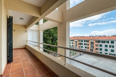 Apartamento T3 para Venda em Caniço