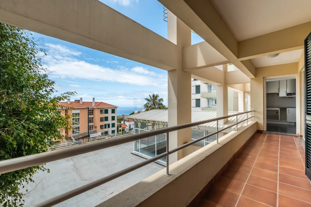 Apartamento T3 para Venda em Caniço Foto 24
