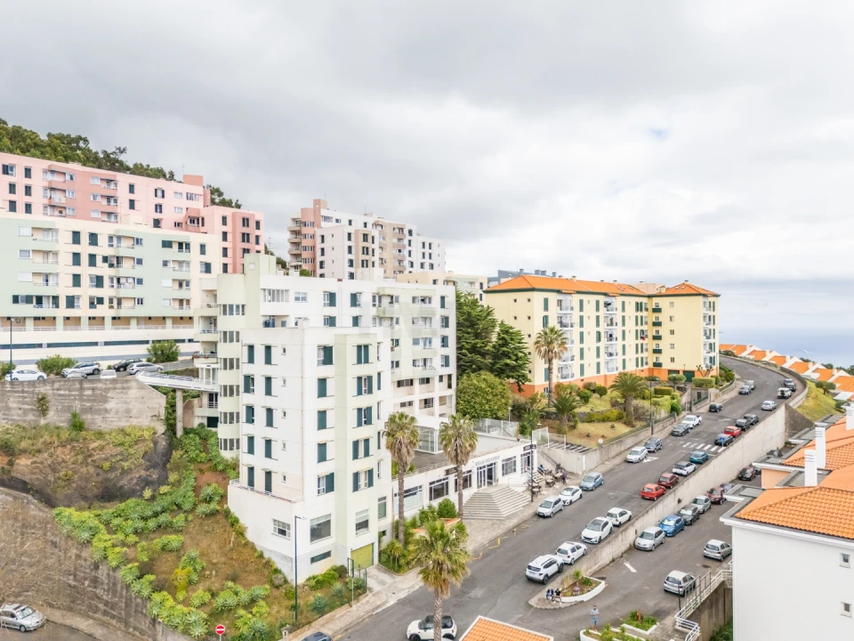 Apartamento T3 para Venda em Caniço Foto 2