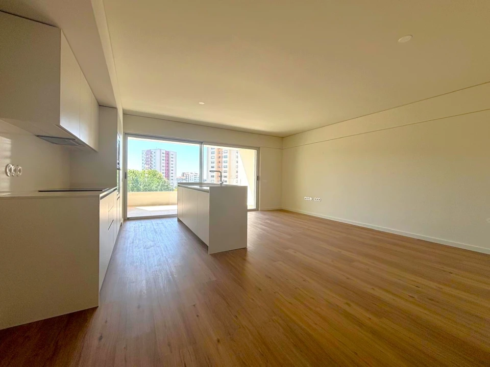 Apartamento T2 para Arrendamento em Ramalde Foto 6