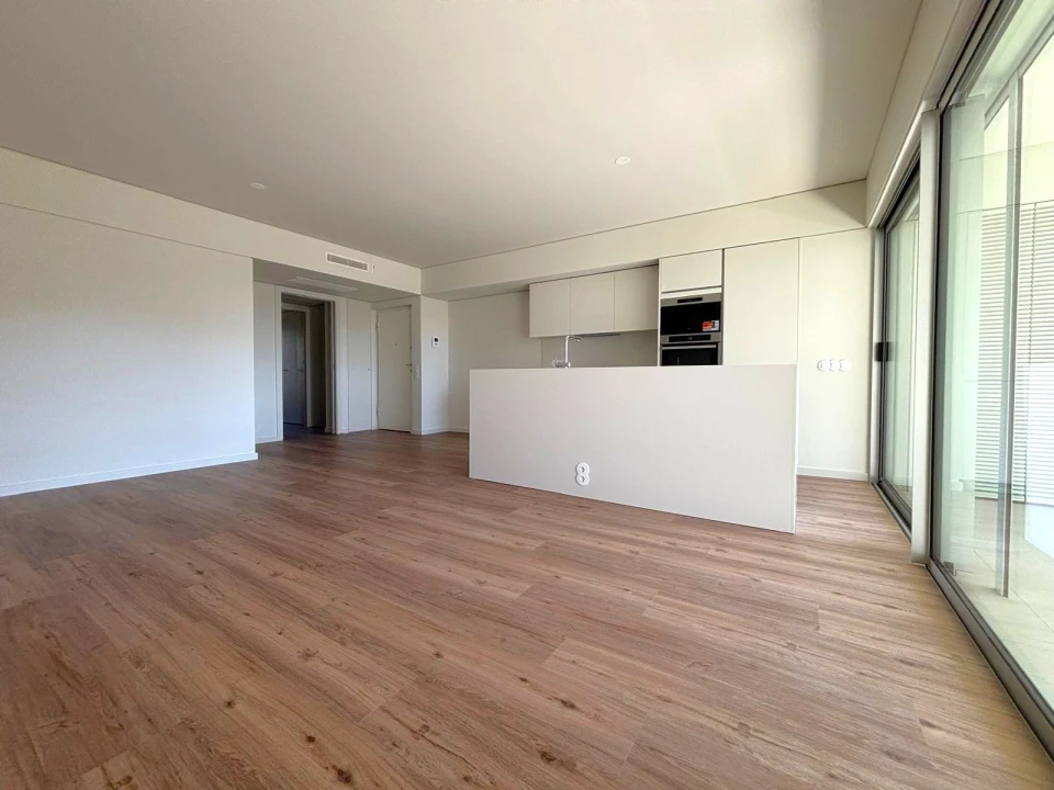 Apartamento T2 para Arrendamento em Ramalde Foto 5