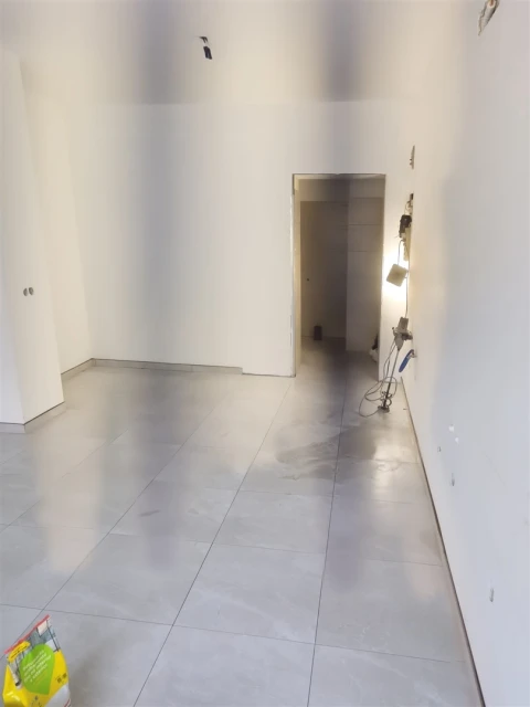 Loja para Arrendamento em Santo Antonio dos Olivais