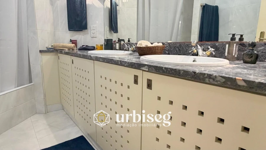 Apartamento T3 para Venda em Buarcos Foto 17