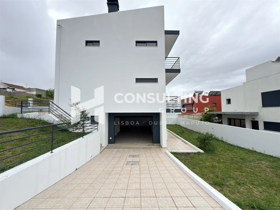 Moradia T5 para Venda em Laranjeiro e Feijó Foto 8