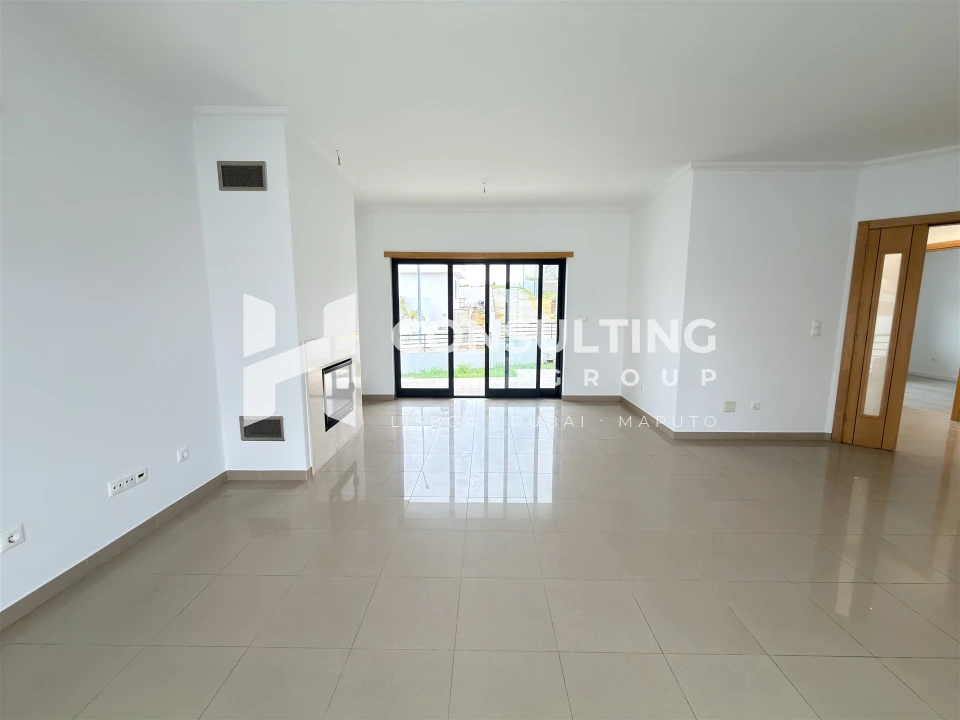 Moradia T5 para Venda em Laranjeiro e Feijó Foto 35