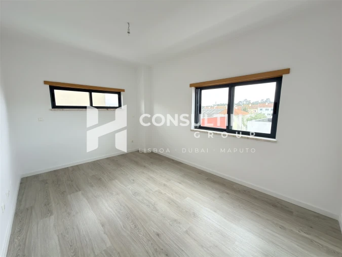 Moradia T5 para Venda em Laranjeiro e Feijó Foto 55