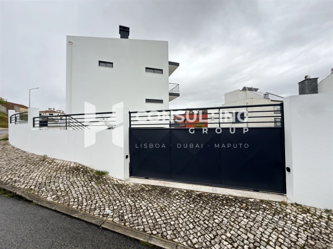 Moradia T5 para Venda em Laranjeiro e Feijó Foto 6