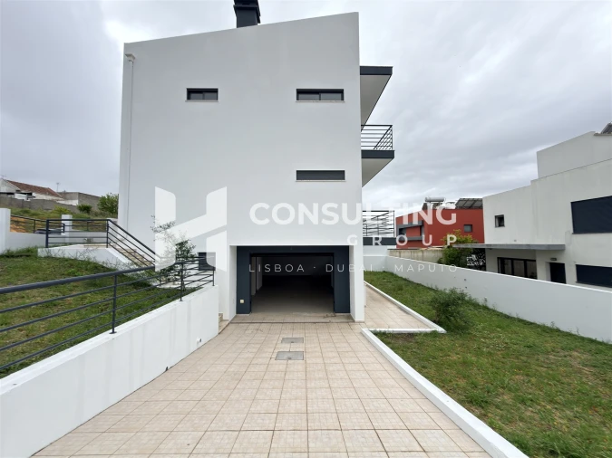 Moradia T5 para Venda em Laranjeiro e Feijó Foto 8