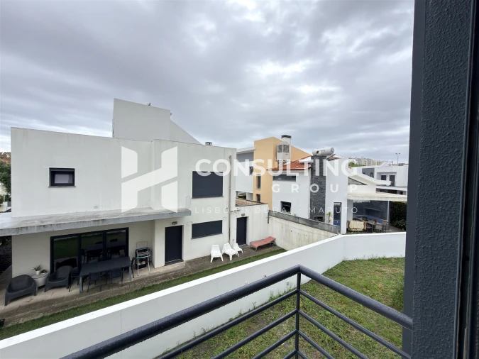 Moradia T5 para Venda em Laranjeiro e Feijó Foto 31