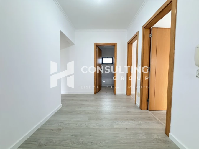 Moradia T5 para Venda em Laranjeiro e Feijó Foto 41