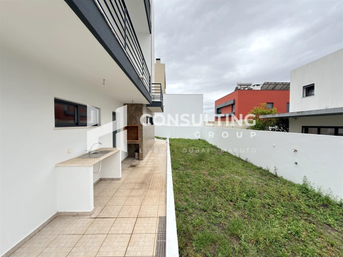 Moradia T5 para Venda em Laranjeiro e Feijó Foto 10