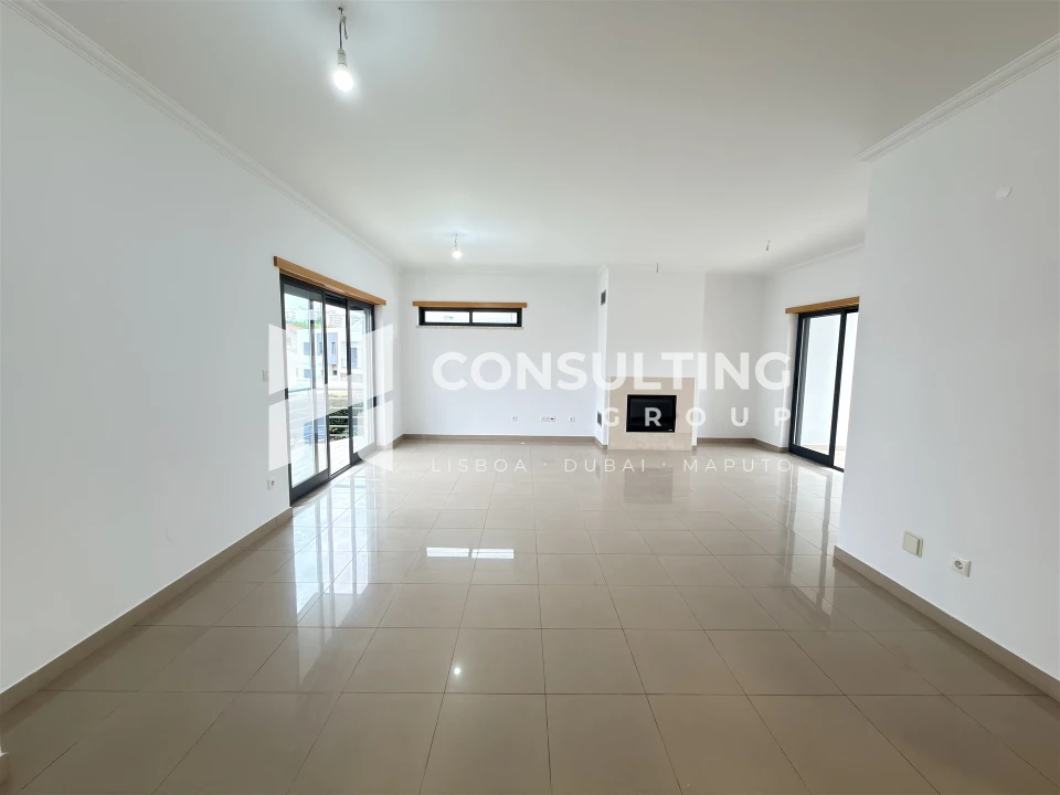 Moradia T5 para Venda em Laranjeiro e Feijó Foto 33