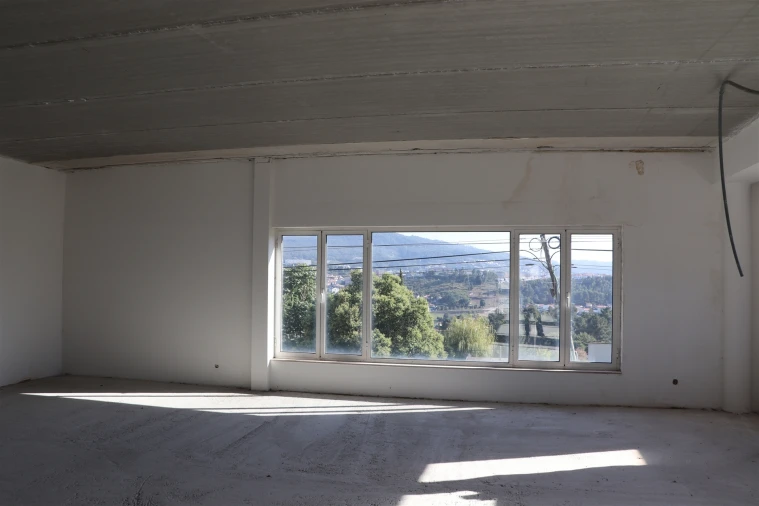 Armazém para Venda em Selho São Lourenço e Gominhães Foto 6