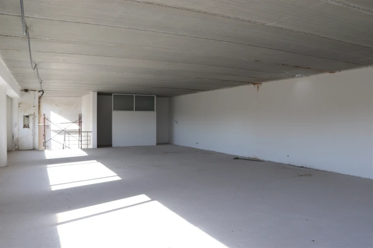 Armazém para Venda em Selho São Lourenço e Gominhães Foto 4