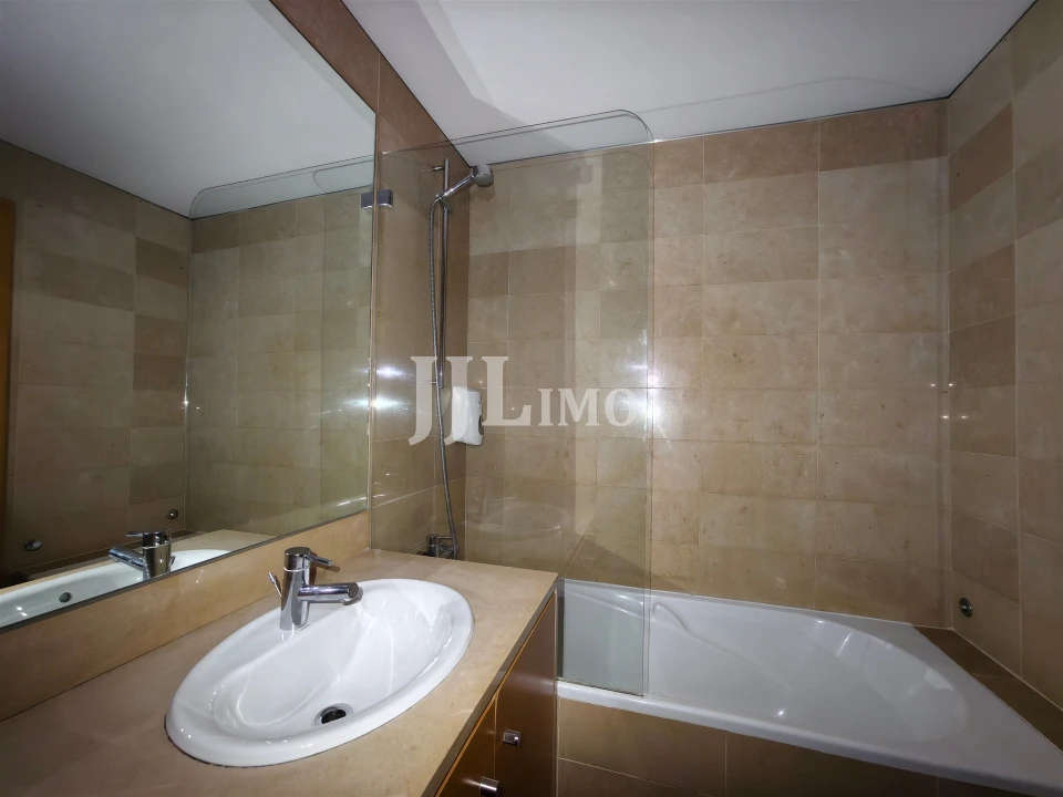 Apartamento T2 para Venda em Parque das Nações Foto 22