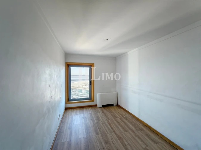 Apartamento T2 para Venda em Parque das Nações Foto 15