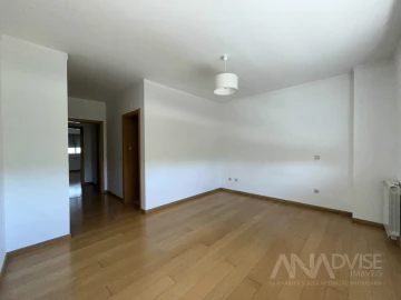 Apartamento T3 para Arrendamento em Viseu