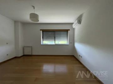 Apartamento T3 para Arrendamento em Viseu