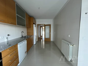 Apartamento T3 para Arrendamento em Viseu