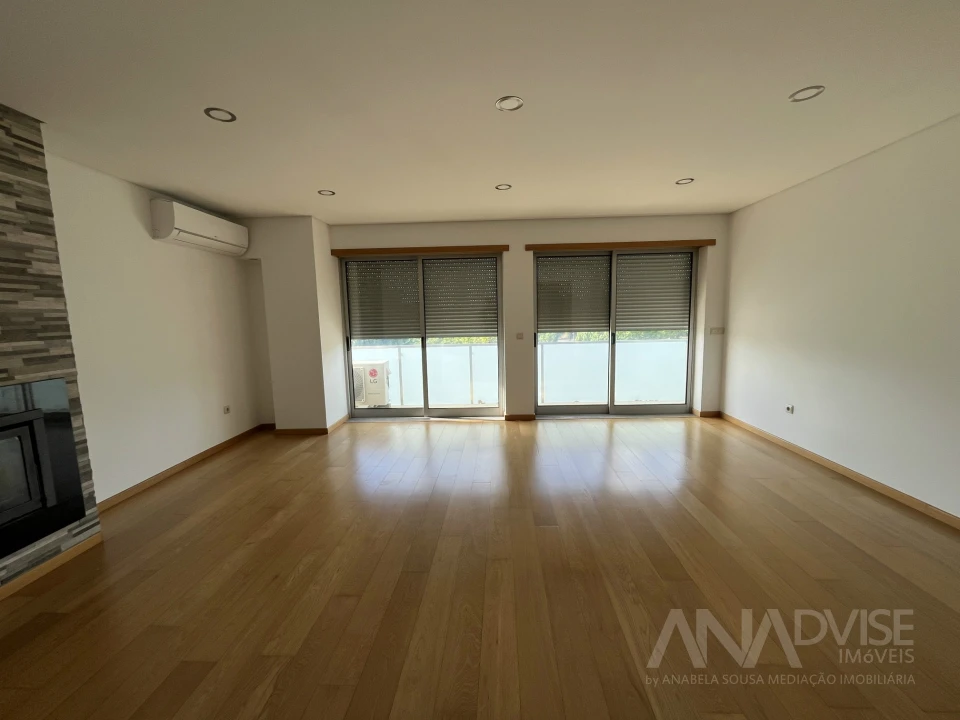 Apartamento T3 para Arrendamento em Viseu Foto 3