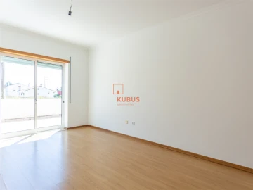 Apartamento T4 para Arrendamento em Nossa Sra de Fatima