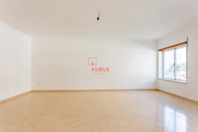 Apartamento T4 para Arrendamento em Nossa Sra de Fatima