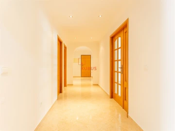 Apartamento T4 para Arrendamento em Nossa Sra de Fatima