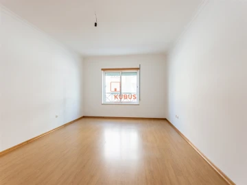 Apartamento T4 para Arrendamento em Nossa Sra de Fatima