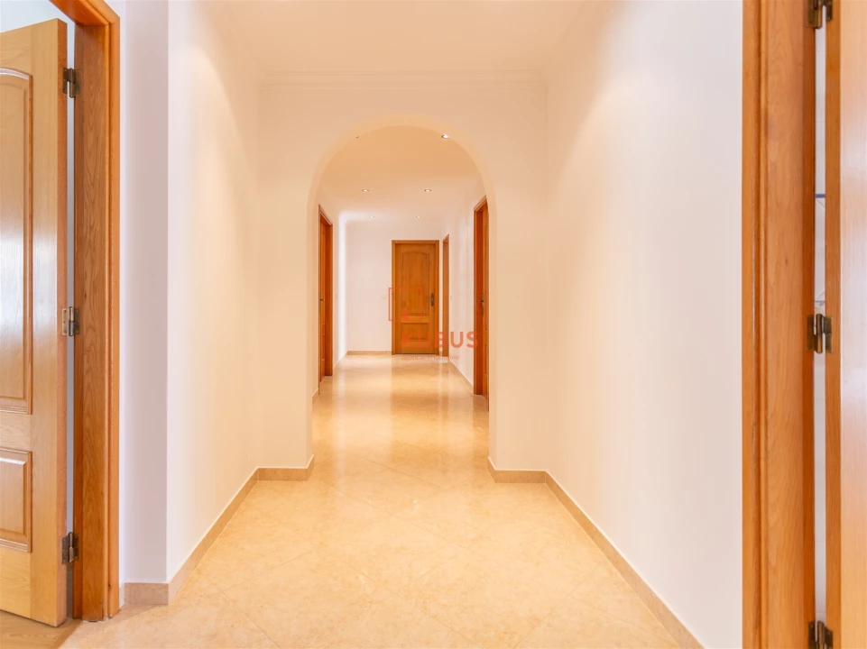 Apartamento T4 para Arrendamento em Nossa Sra de Fatima Foto 11