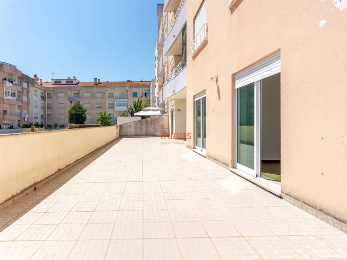 Apartamento T4 para Arrendamento em Nossa Sra de Fatima Foto 2