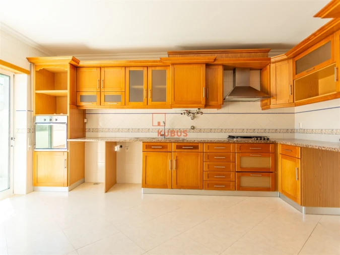 Apartamento T4 para Arrendamento em Nossa Sra de Fatima Foto 8