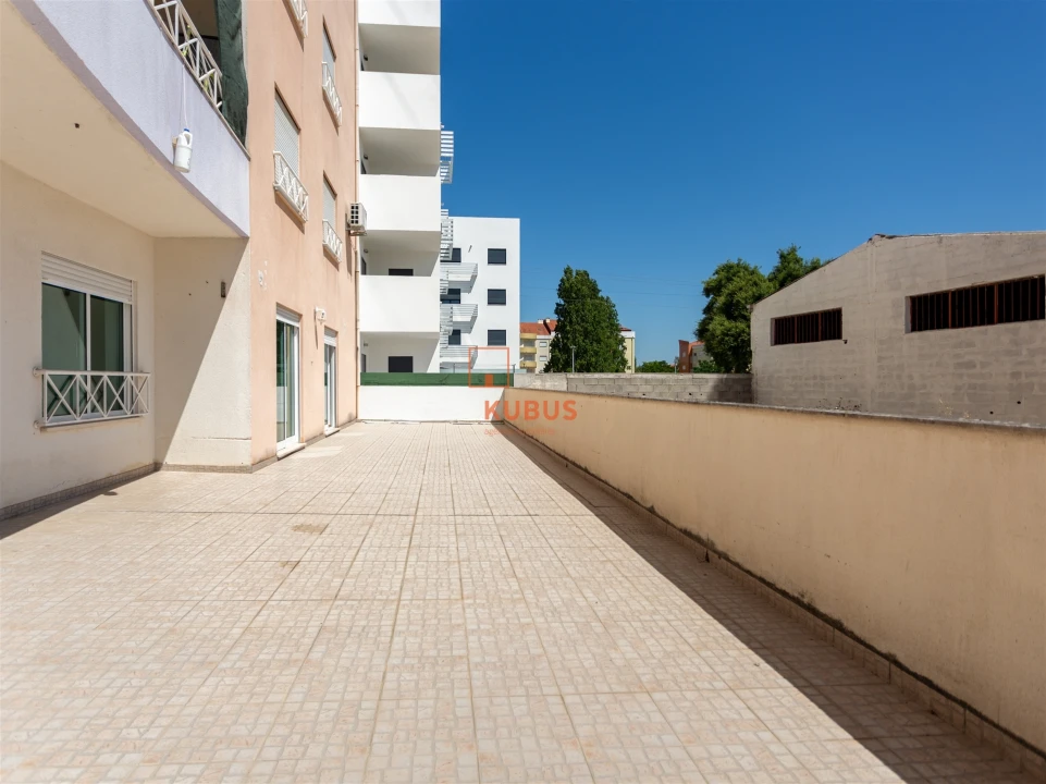 Apartamento T4 para Arrendamento em Nossa Sra de Fatima Foto 1