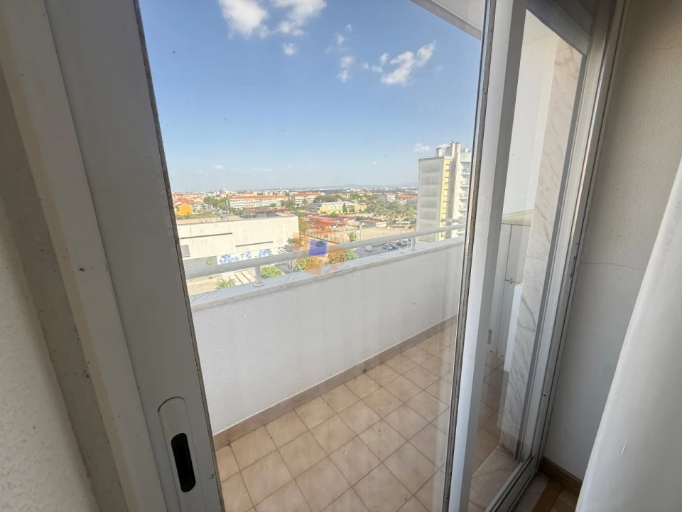 Apartamento T3 para Venda em Laranjeiro e Feijó Foto 16