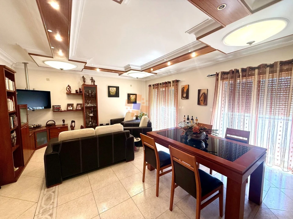 Apartamento T3 para Venda em Laranjeiro e Feijó Foto 4