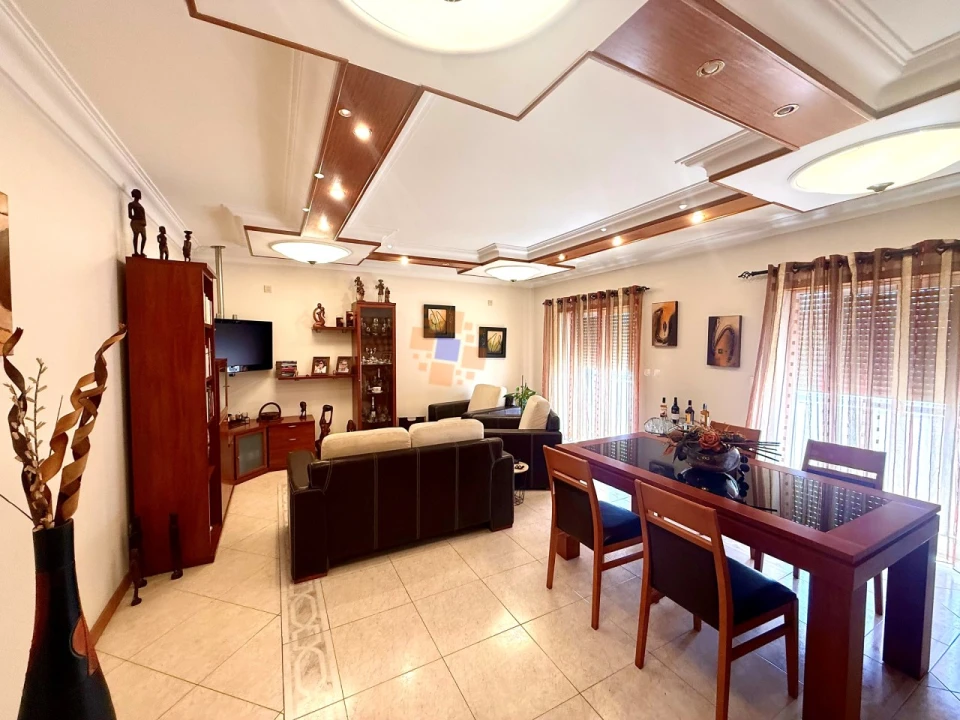 Apartamento T3 para Venda em Laranjeiro e Feijó Foto 1