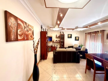 Apartamento T3 para Venda em Laranjeiro e Feijó
