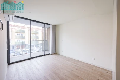 Apartamento T1 para Arrendamento em São Bernardo