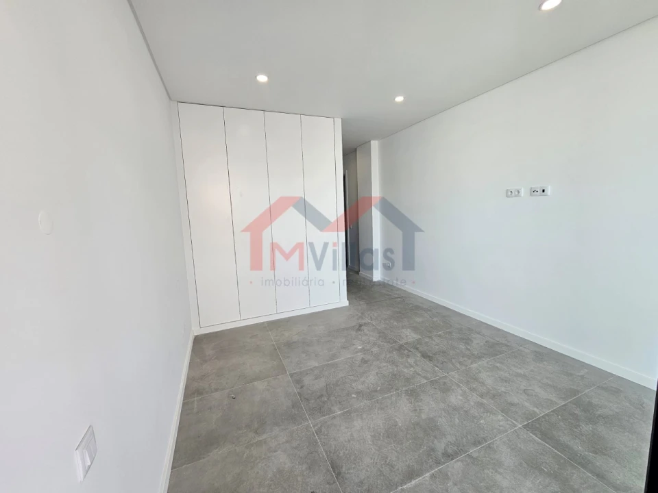 Apartamento T2 para Venda em Quarteira Foto 6