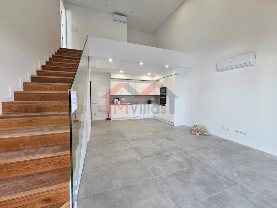 Apartamento T2 para Venda em Quarteira Foto 5