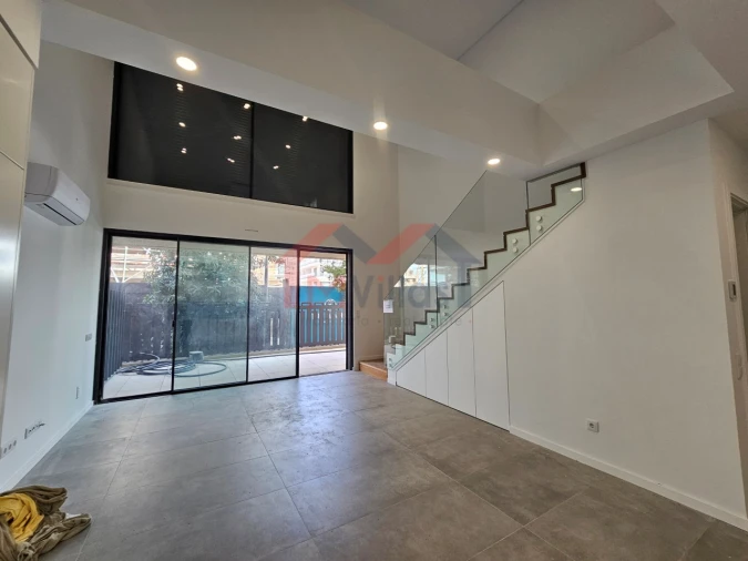 Apartamento T2 para Venda em Quarteira Foto 3