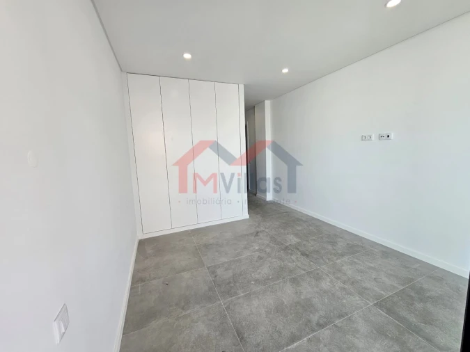 Apartamento T2 para Venda em Quarteira Foto 6