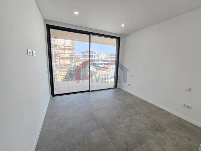 Apartamento T2 para Venda em Quarteira Foto 12