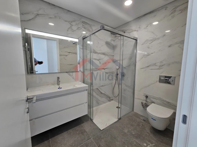 Apartamento T2 para Venda em Quarteira Foto 7