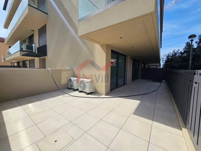 Apartamento T2 para Venda em Quarteira Foto 16