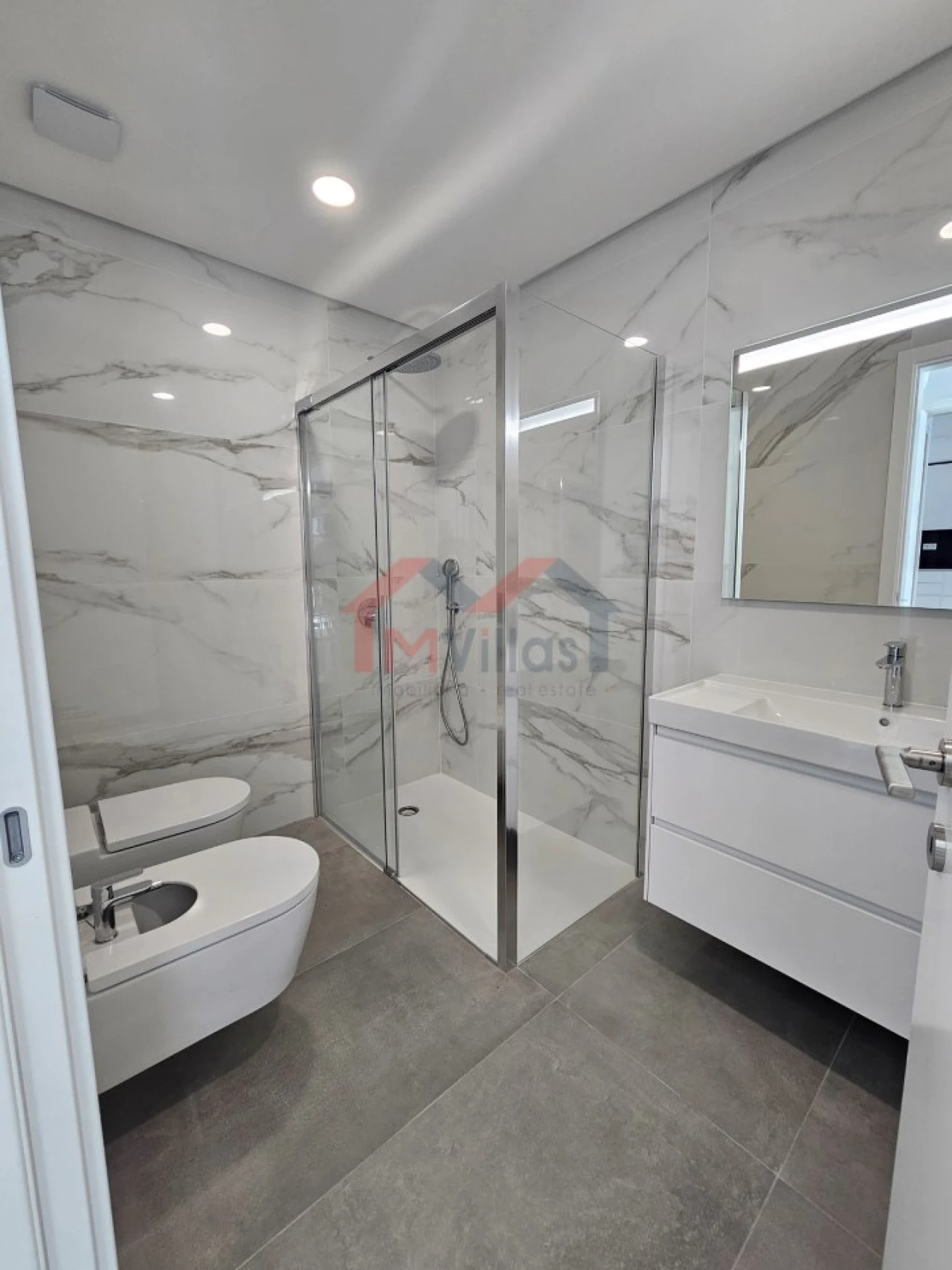 Apartamento T1 para Venda em Quarteira Foto 5